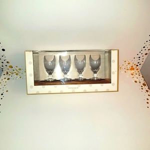 5 PEICE WINE TASTING SET FROM TARGET. 5 WINE GLASSES W/ WOOD ACACIA SERVING TRAY